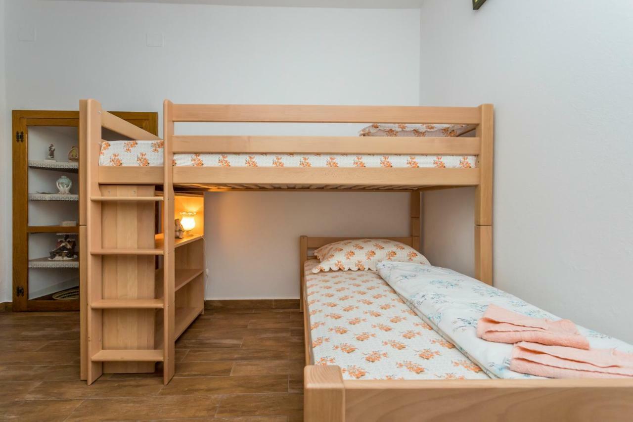 Country Villa St Anton Malinska Ngoại thất bức ảnh