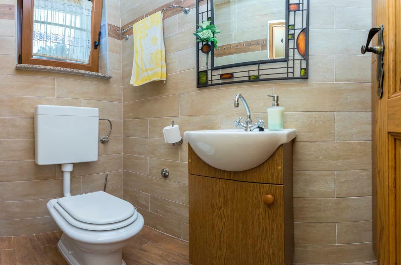 Country Villa St Anton Malinska Ngoại thất bức ảnh